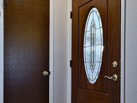 2nd image of 1925 Trawood Dr APT 32