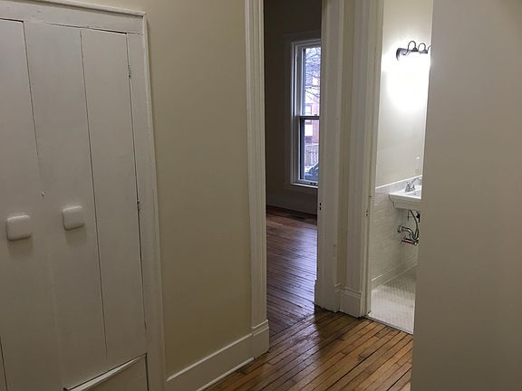 5th image of 318 Woodward Ave APT 2