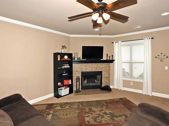 5th image of 11 Aspe Ln
