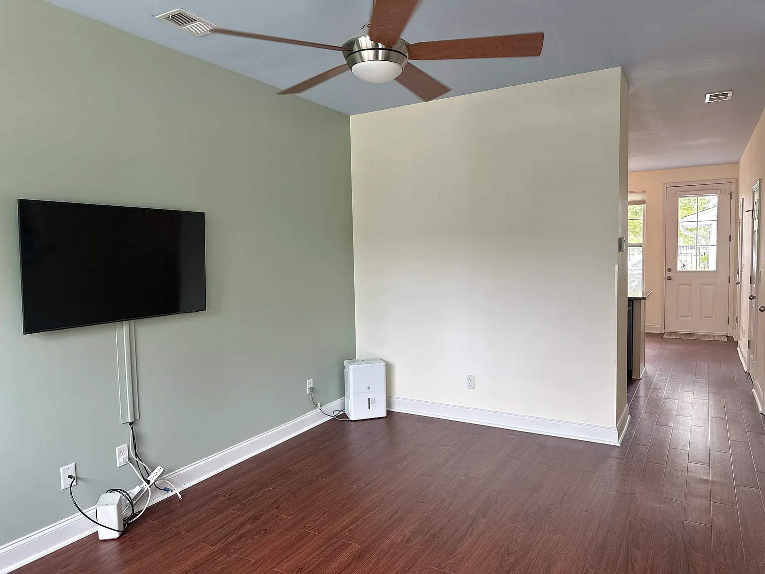 2 bed, 2.5 bath, 1128 sqft, $2,500 — Photo 4