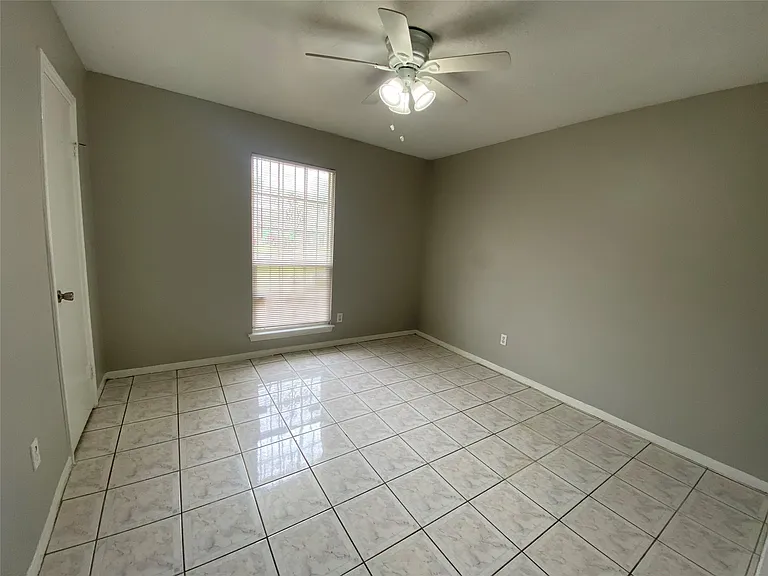 12730 Labelle Ln — Photo 10