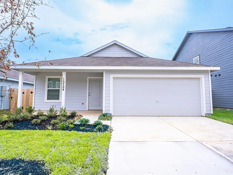 15724 Plum Brook Dr — Photo 1