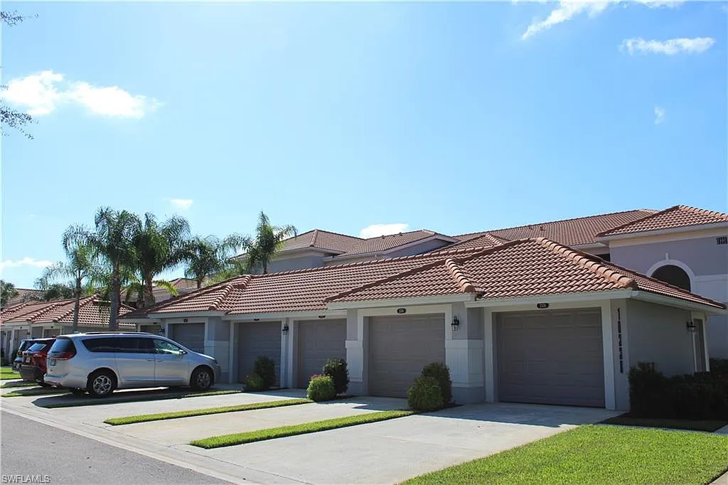 2 bed, 2.0 bath, 1414 sqft, $2,400 — Photo 1
