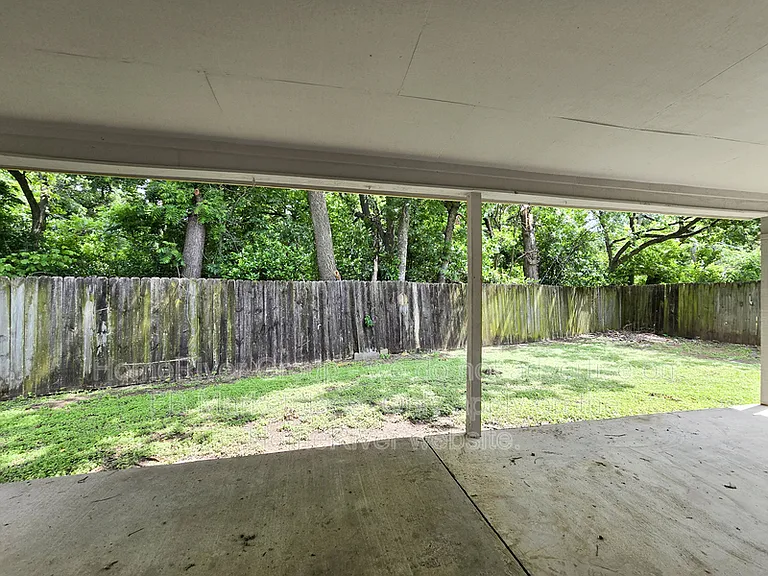 807 W Smith St — Photo 22