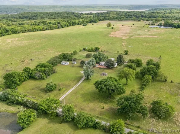 1429 W 640th, Chouteau, OK 74337