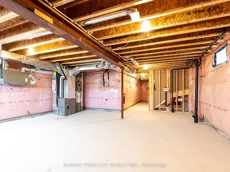 33 Dennis Ave — Photo 26