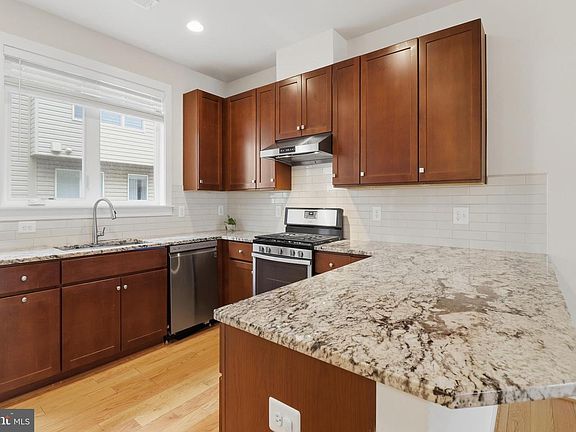 3rd image of 16199 Columbus Ave #1
