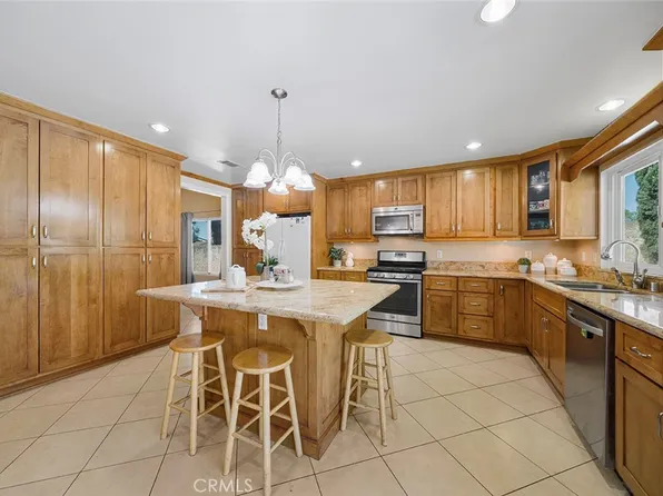 1193 W 13th St, Upland, CA 91786