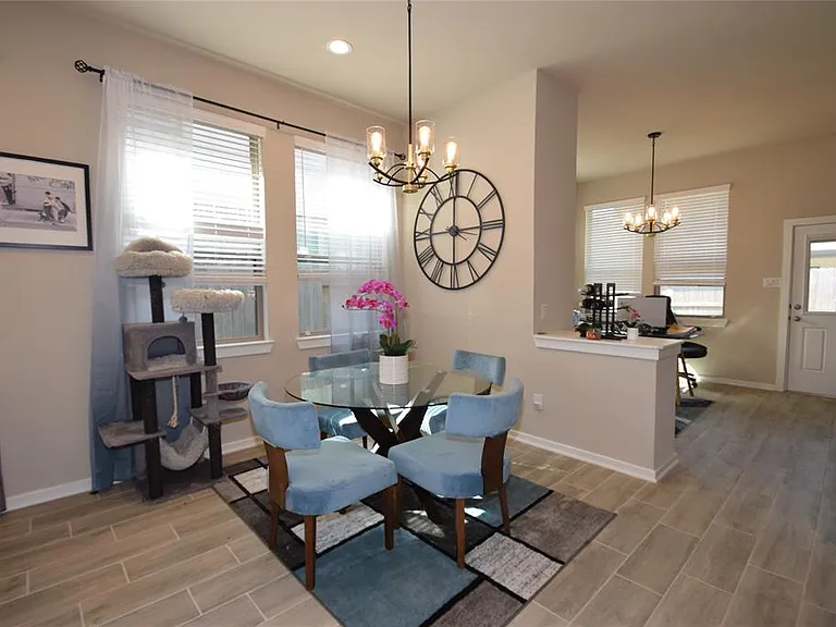 917 Crystal Bend Ln — Photo 10