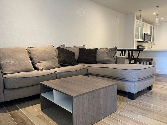 4th image of 4430 N Miami Ave #1