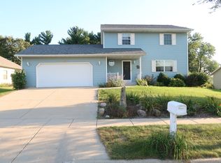 1507 Montclair Pl, Fort Atkinson, WI 53538