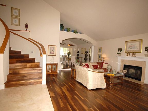 3rd image of 807 Buckingham Pl