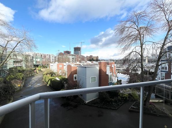1508 Mariner Walk #302, Vancouver, BC V6J 4X9