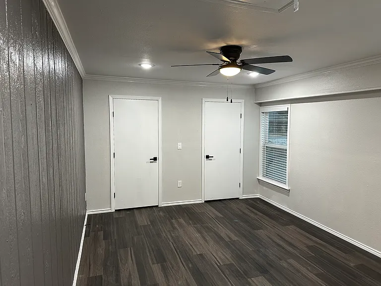 406 E Hunt St — Photo 13