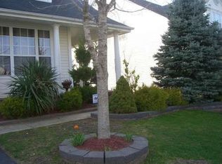 26 Fela Dr, Parlin, NJ 08859