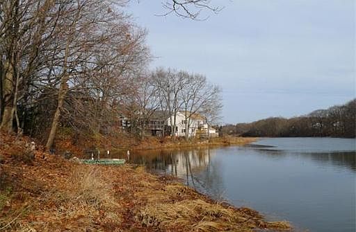 4th image of 7 Riverbank Ave #2