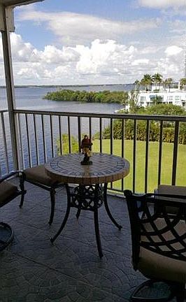 5th image of 2875 Palm Beach Blvd #505