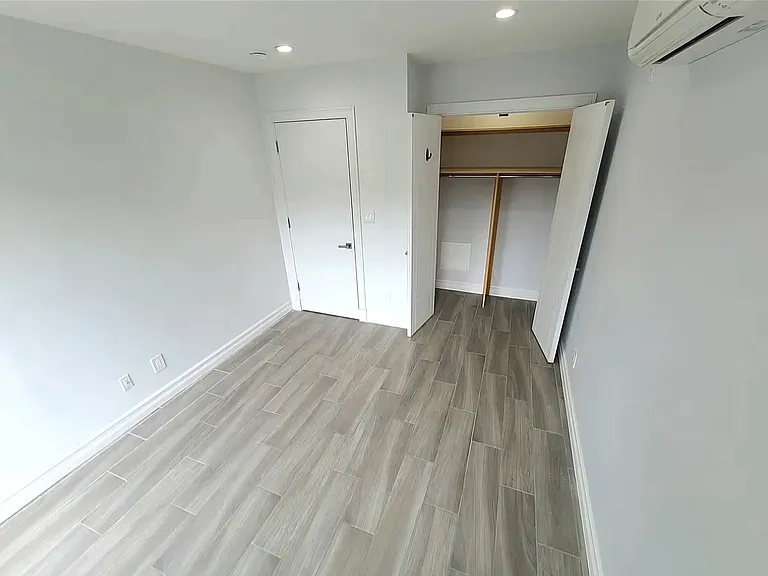 669 Mac Donough St #PENTHOUSE — Photo 8