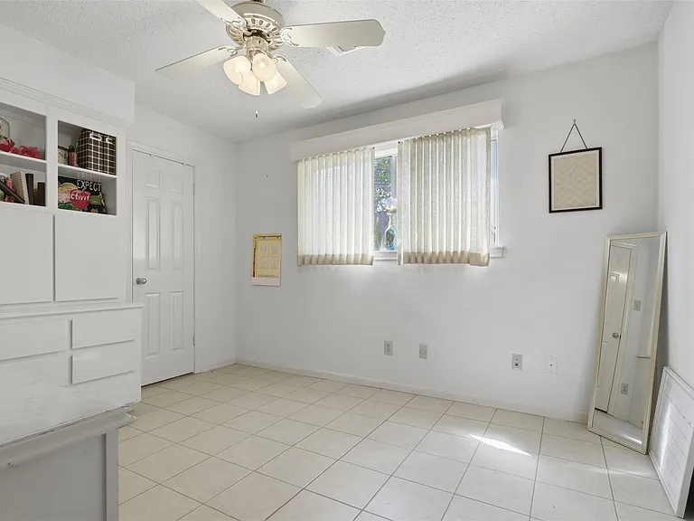 321 Champions Colony St #III — Photo 15