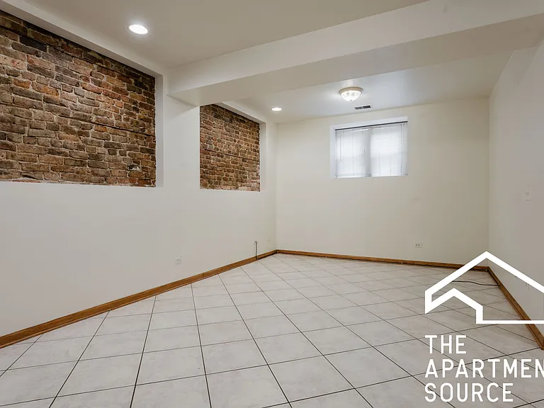 1822 N Campbell Ave — Photo 4
