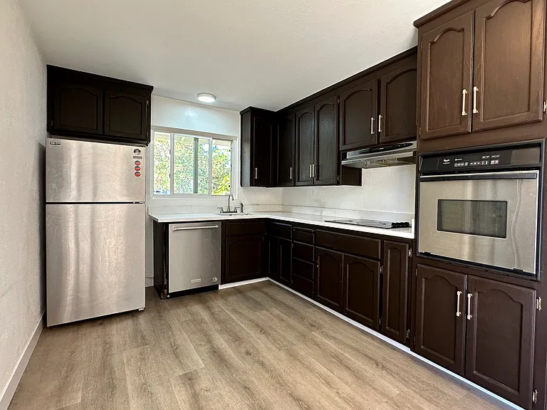 1544 San Joaquin Ave — Photo 5