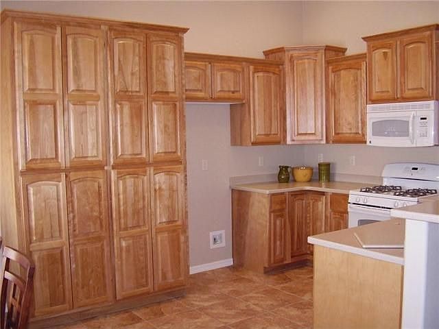 2nd image of 7534 N Outlook Ln