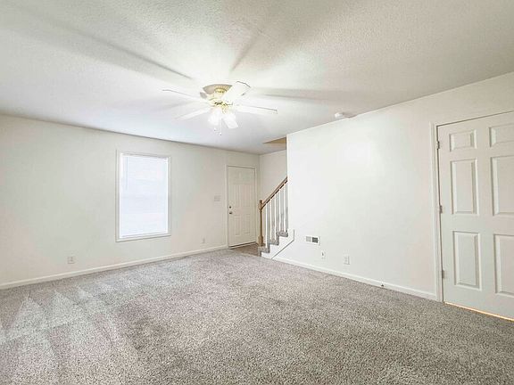 3rd image of 513B Peachers Dr