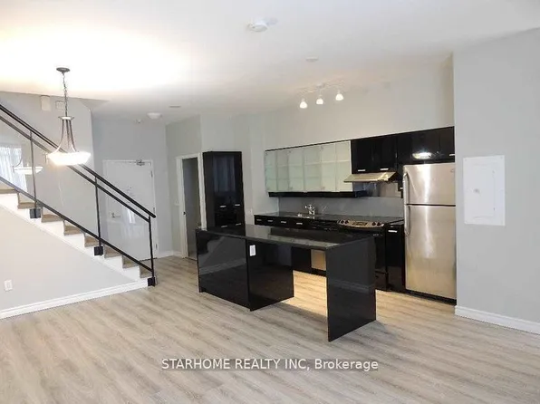 29 Singer Ct #Townhouse 02, Toronto, ON M2K 0B3