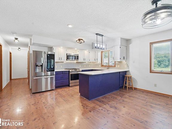 4th image of 1002 7th St