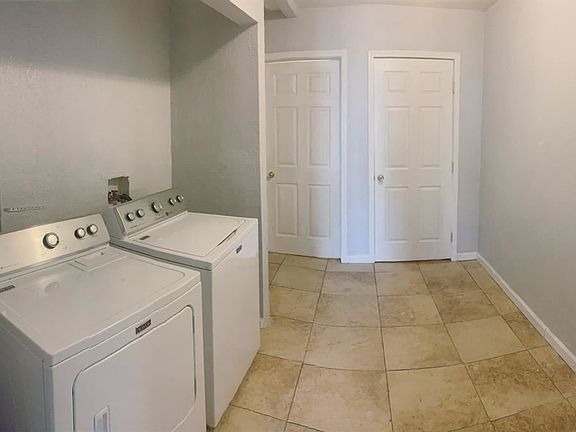 5th image of 2217 Vine Ave