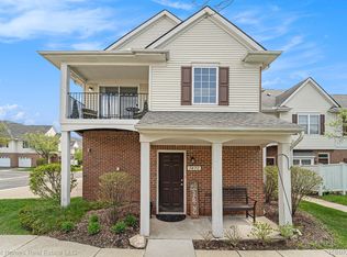 747 Amberly Dr UNIT C, Waterford, MI 48328