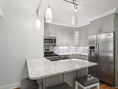 255 Bronx River Road #8J, Yonkers, NY, 10704