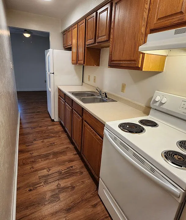 1239 NW 42nd Ave #1-2