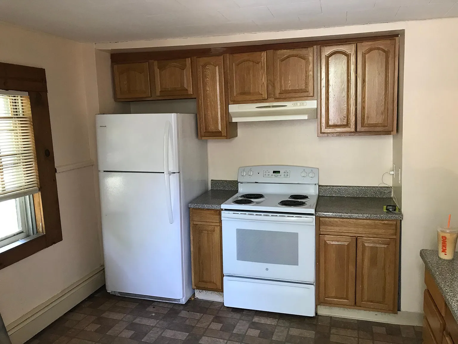 3 bed, 900 sqft, $2,900 — Photo 3