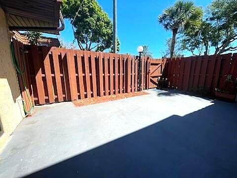 5th image of 1440 N Lawnwood Circle #19 D
