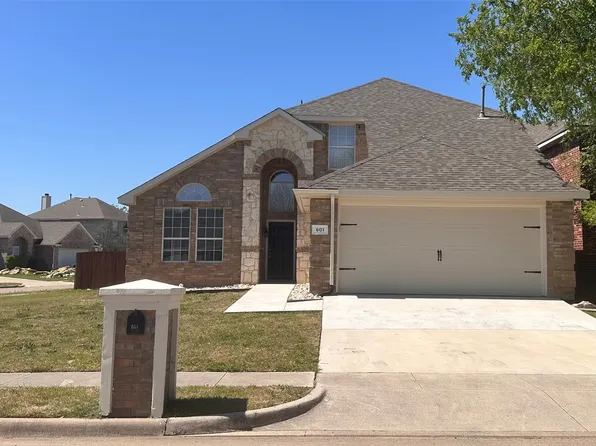 601 Babbling Brook Dr, Saginaw, TX 76179