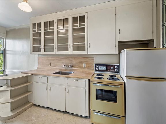 5th image of 1157 Princess Ave