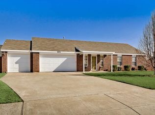 801 SW Cabriolet St, Bentonville, AR 72712