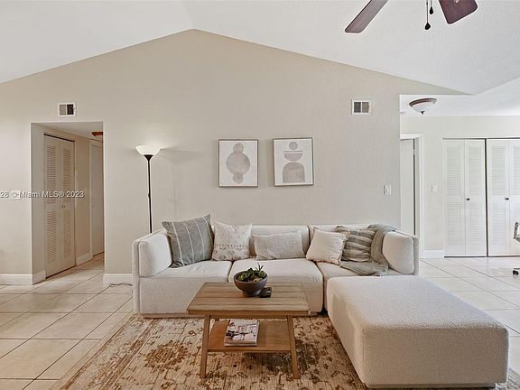 5th image of 643 Vista Isles Dr APT 1822