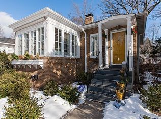 2335 Hartrey Ave, Evanston, IL 60201