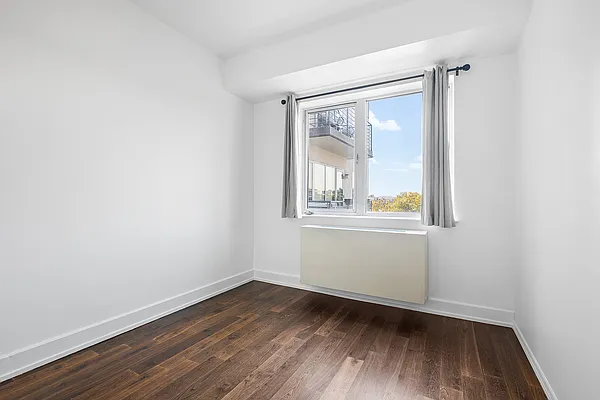 Rented by SERHANT. | media 6