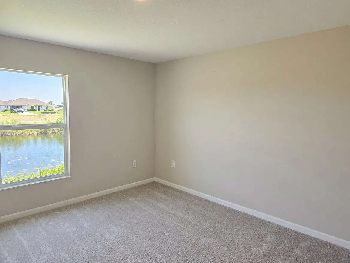 318 NW 20th St - 0 — Photo 3