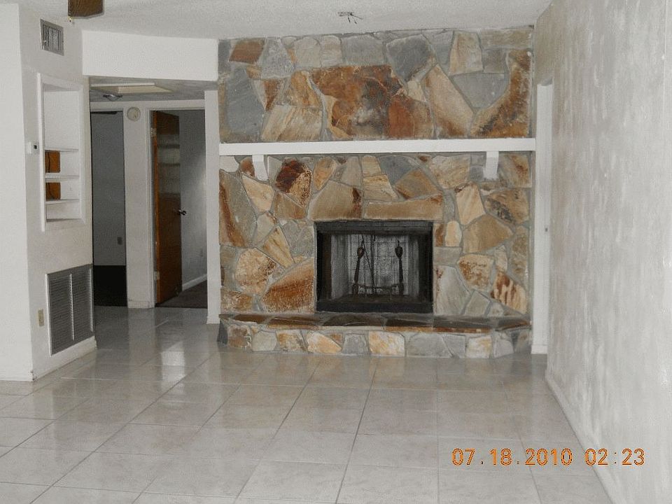 2nd image of 490 Garden Dr S