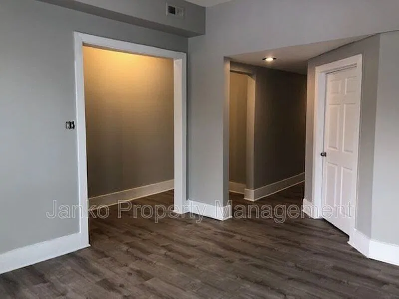 4 bed, 1.0 bath, $1,700 — Photo 3