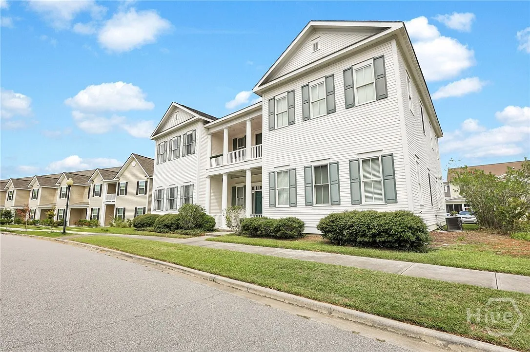 2 bed, 2.0 bath, 1425 sqft, $1,650 — Photo 2
