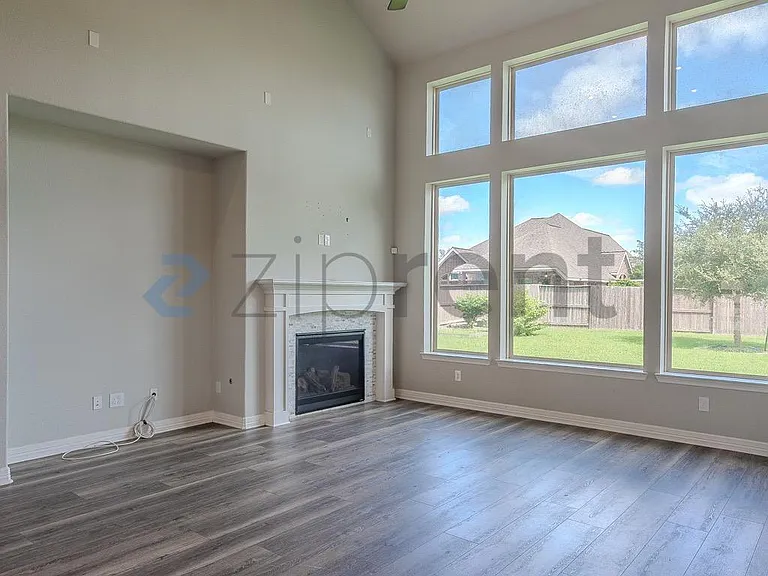 3543 Whitman Dr — Photo 7