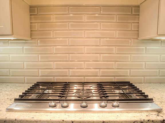 5th image of 925 Viridian Way