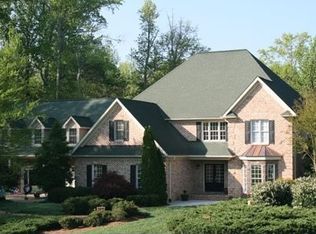 1712 Northbay Dr, Browns Summit, NC 27214