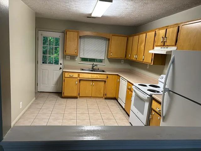2 bed, 1021 sqft, $1,000 — Photo 4