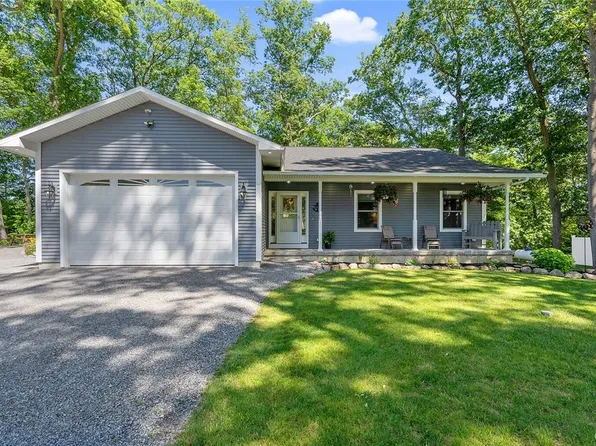 108 County Route 10, Pennellville, NY 13132